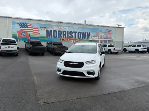 Photos of 2026 Chrysler Pacifica Select for sale in Morristown, TN at Farris Jeep - Morristown