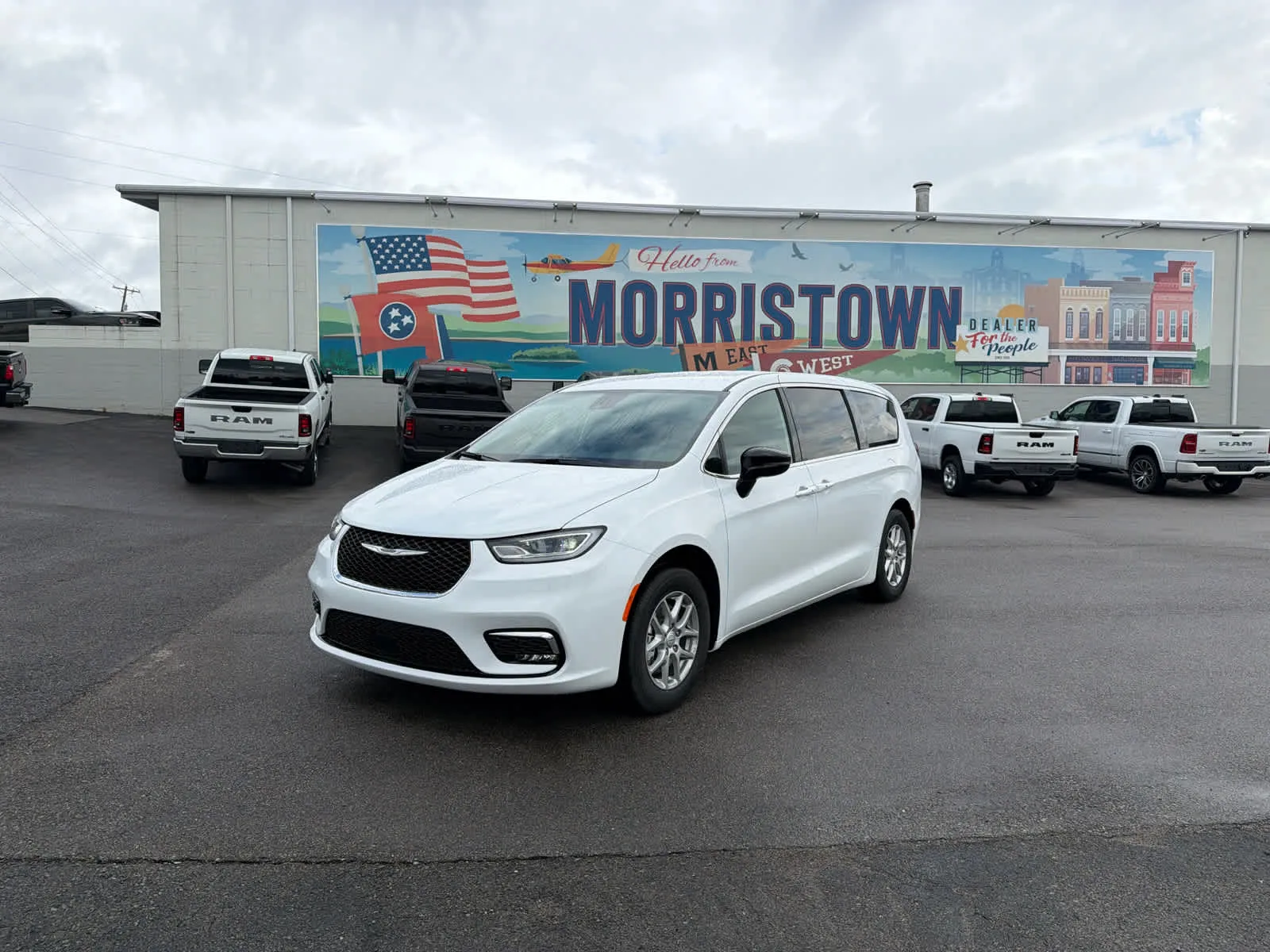 White 2026 Chrysler Pacifica Select for sale in Morristown, TN