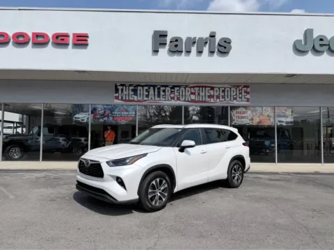 White 2023 Toyota Highlander XLE for sale in Morristown, TN