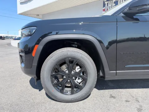Another view of 2025 Jeep Grand Cherokee Altitude X for sale in Morristown, TN at Farris Jeep - Morristown