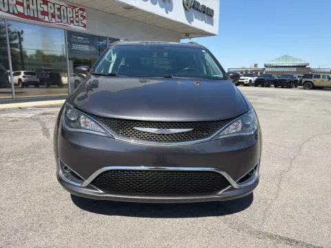 More photos of 2020 Chrysler Pacifica Touring L at Farris Jeep - Morristown, TN