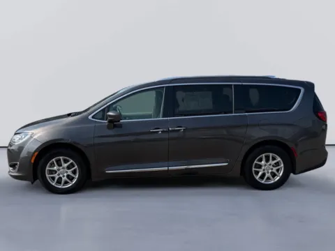 Photos of 2020 Chrysler Pacifica Touring L for sale in Morristown, TN at Farris Jeep - Morristown