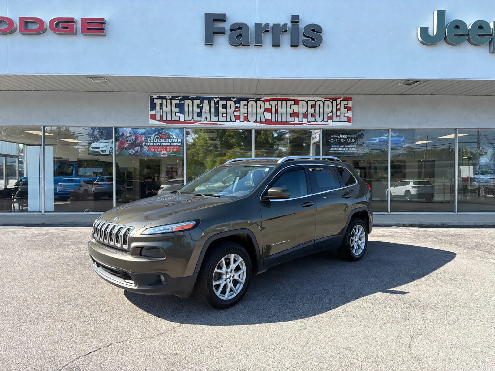 Used 2015 Jeep Cherokee Latitude with VIN 1C4PJLCS2FW620610 for sale in Jefferson City, TN