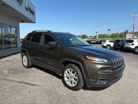 More photos of 2015 Jeep Cherokee Latitude at Farris Jeep - Morristown, TN