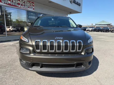 More photos of 2015 Jeep Cherokee Latitude at Farris Jeep - Morristown, TN