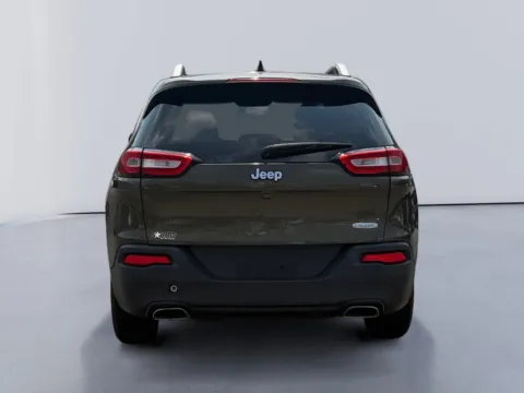 More photos of 2015 Jeep Cherokee Latitude at Farris Jeep - Morristown, TN