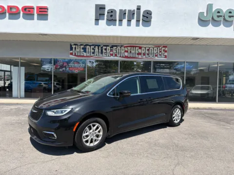 Black 2023 Chrysler Pacifica Touring L for sale in Morristown, TN