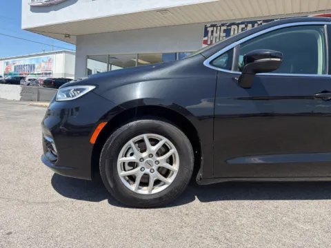 Another view of 2023 Chrysler Pacifica Touring L for sale in Morristown, TN at Farris Jeep - Morristown