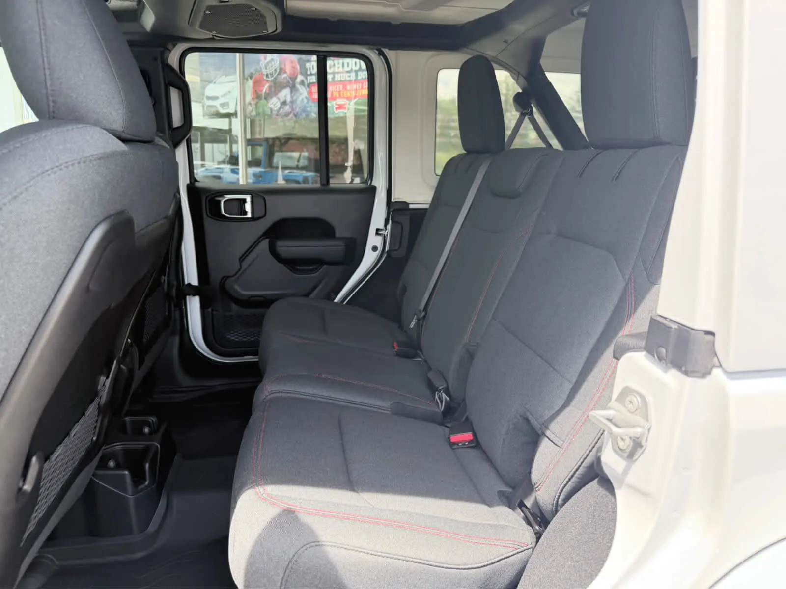 2025 Jeep Wrangler 4-Door Rubicon - Photo 13