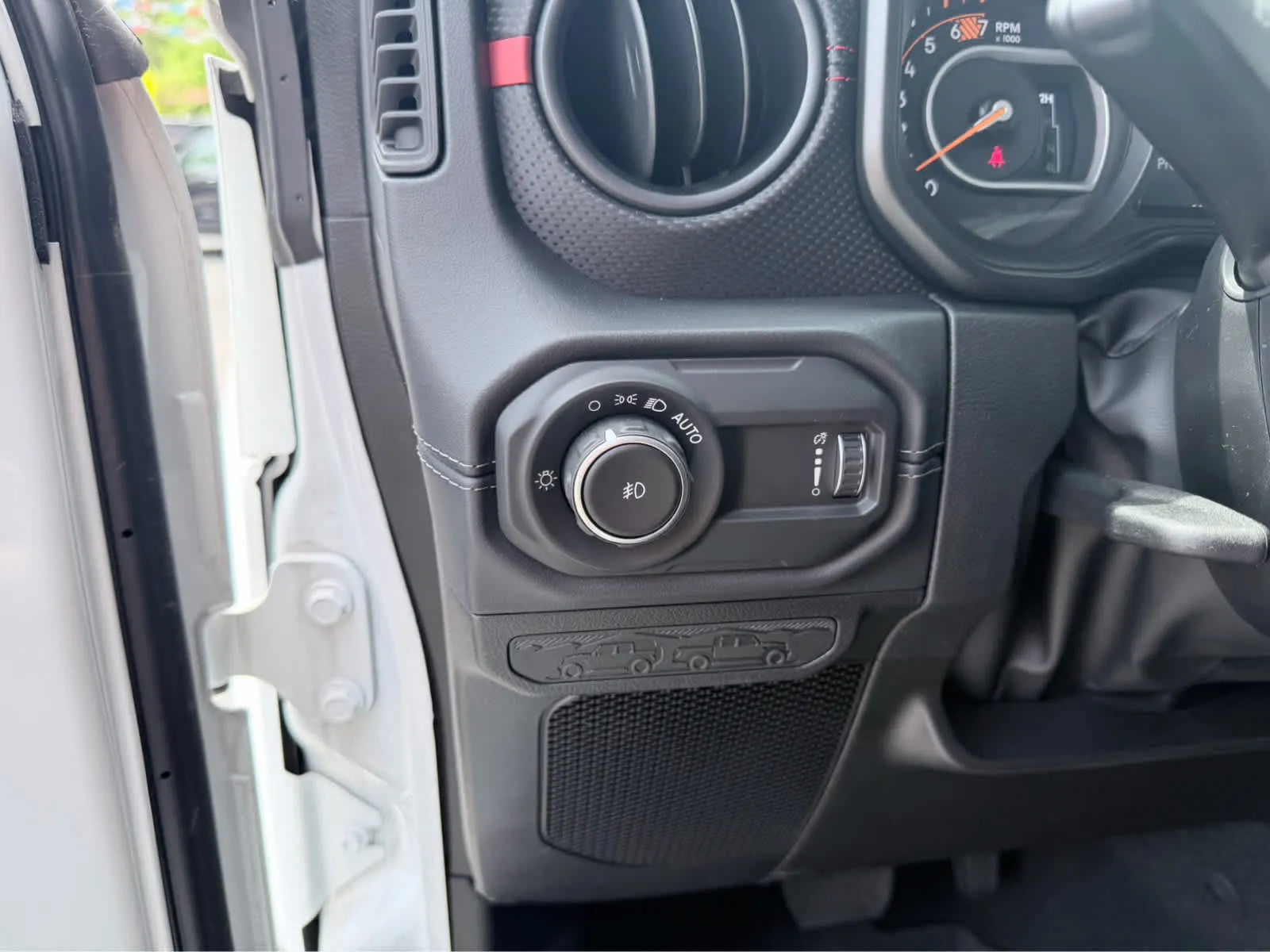 2025 Jeep Wrangler 4-Door Rubicon - Photo 18