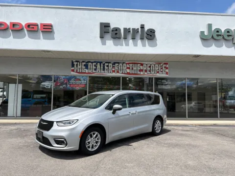 Silver 2023 Chrysler Pacifica Touring L for sale in Morristown, TN