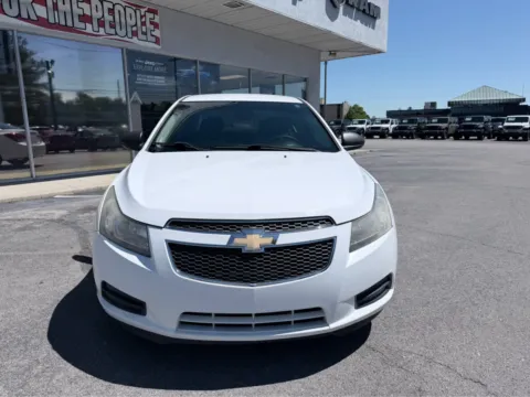 More photos of 2014 Chevrolet Cruze LS at Farris Jeep - Morristown, TN