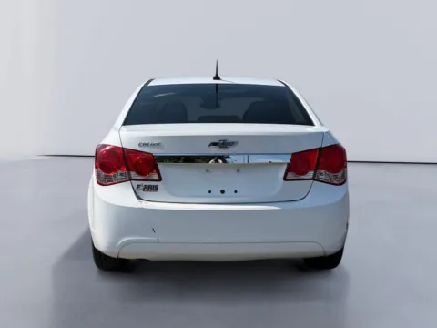 More photos of 2014 Chevrolet Cruze LS at Farris Jeep - Morristown, TN