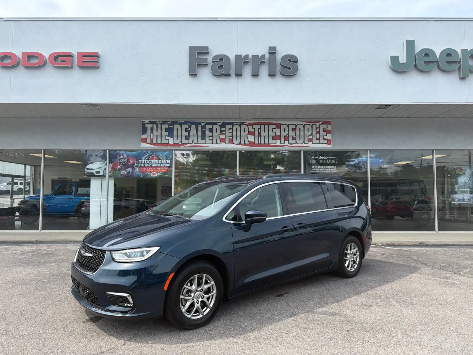 Blue 2021 Chrysler Pacifica Touring for sale in Morristown, TN