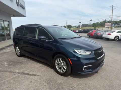 More photos of 2021 Chrysler Pacifica Touring at Farris Jeep - Morristown, TN
