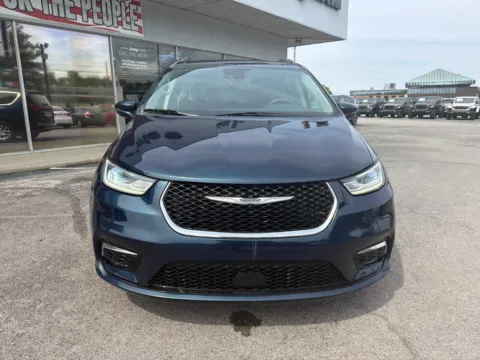 More photos of 2021 Chrysler Pacifica Touring at Farris Jeep - Morristown, TN