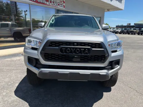 More photos of 2023 Toyota Tacoma SR at Farris Jeep - Morristown, TN