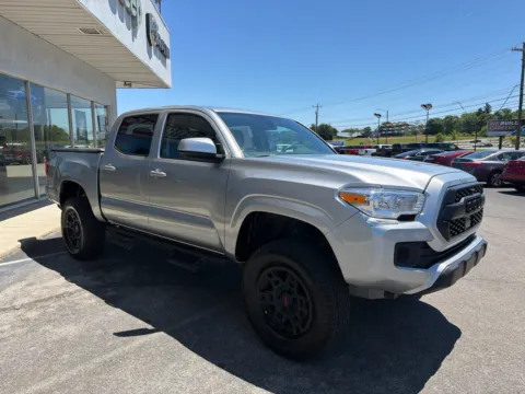 More photos of 2023 Toyota Tacoma SR at Farris Jeep - Morristown, TN