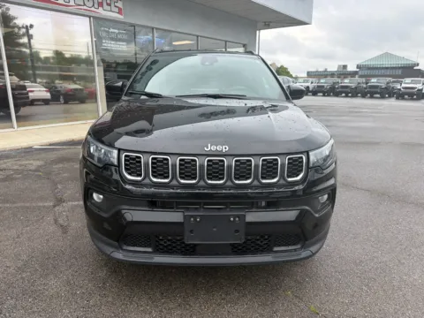 More photos of 2024 Jeep Compass Latitude at Farris Jeep - Morristown, TN