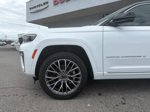 Another view of 2026 Jeep Grand Cherokee L Summit for sale in Morristown, TN at Farris Jeep - Morristown