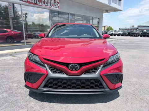 More photos of 2022 Toyota Camry SE at Farris Jeep - Morristown, TN