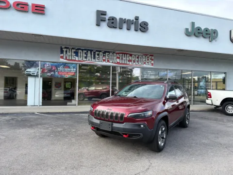 Photos of 2019 Jeep Cherokee Trailhawk for sale in Morristown, TN at Farris Jeep - Morristown