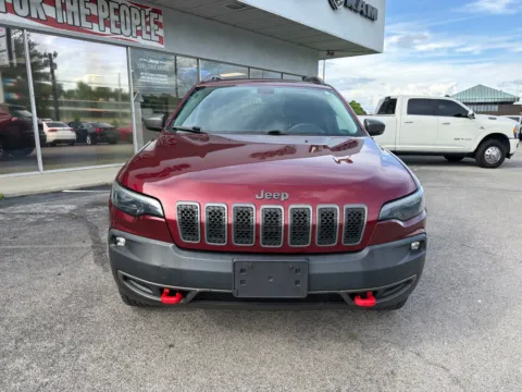 More photos of 2019 Jeep Cherokee Trailhawk at Farris Jeep - Morristown, TN