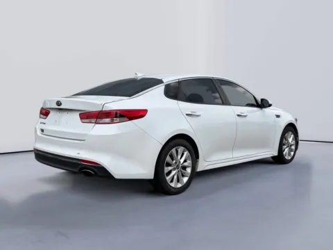 More photos of 2017 Kia Optima LX at Farris Jeep - Morristown, TN