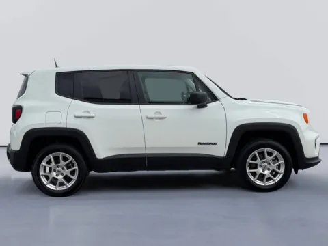 More photos of 2023 Jeep Renegade Latitude at Farris Jeep - Morristown, TN