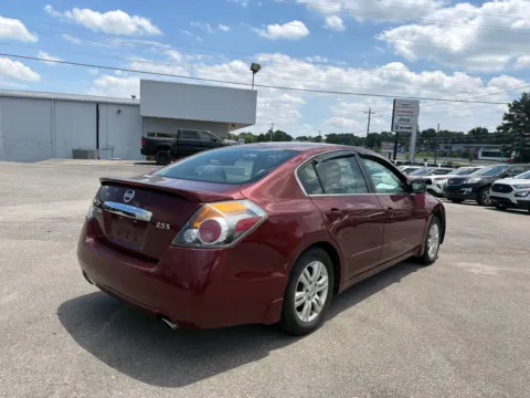 More photos of 2012 Nissan Altima 2.5 S at Farris Jeep - Morristown, TN