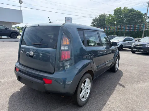 More photos of 2011 Kia Soul + at Farris Jeep - Morristown, TN
