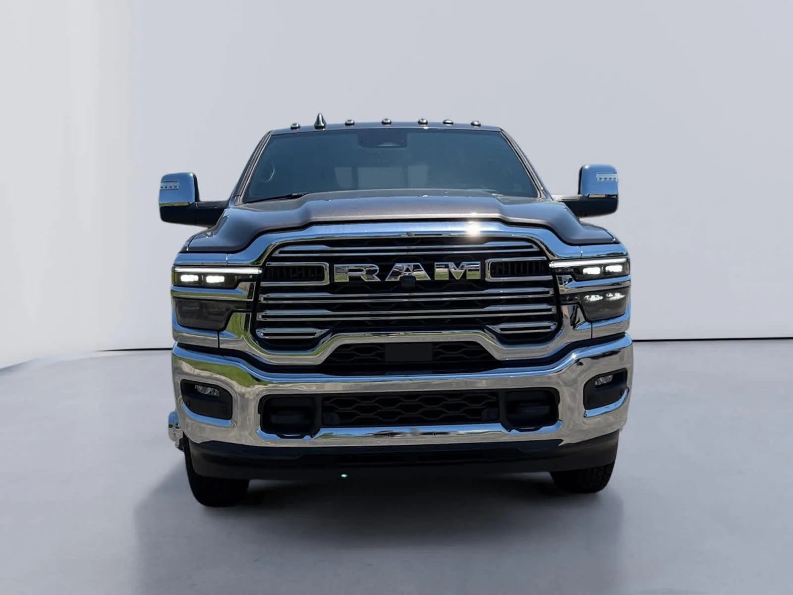 2026 RAM 3500 Laramie - Photo 8