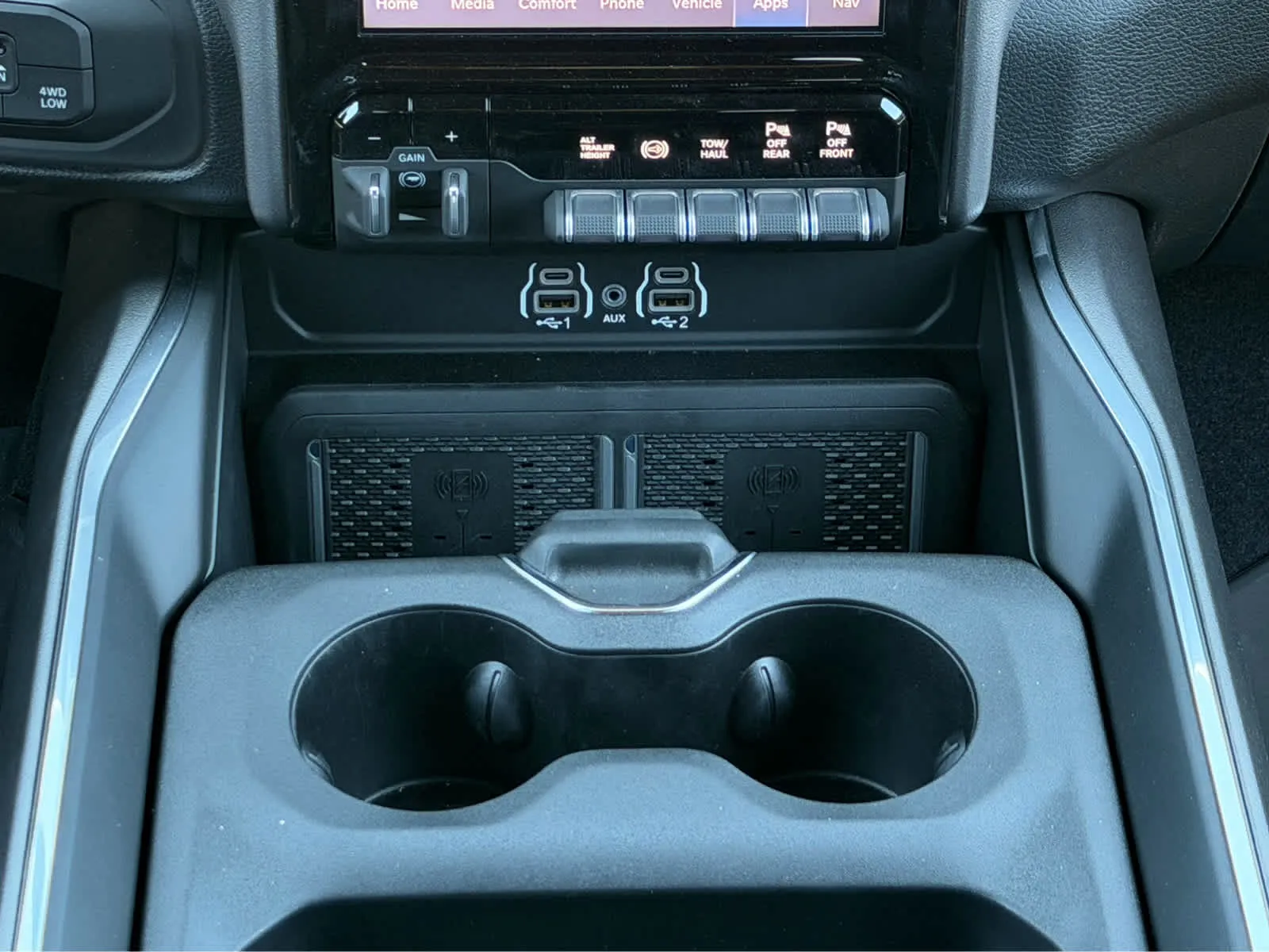 2026 RAM 3500 Laramie - Photo 12