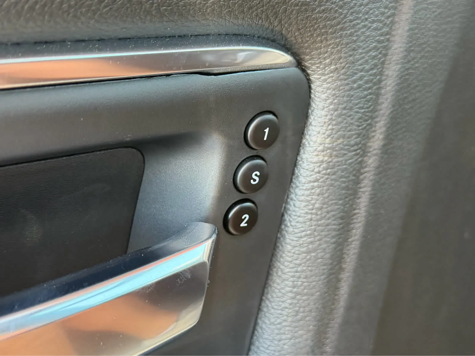 2026 RAM 3500 Laramie - Photo 21