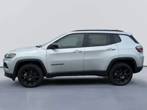 Photos of 2026 Jeep Compass Latitude Altitude for sale in Morristown, TN at Farris Jeep - Morristown