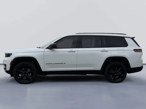Photos of 2022 Jeep Grand Cherokee L Altitude for sale in Morristown, TN at Farris Jeep - Morristown