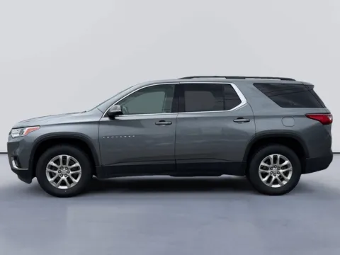 Photos of 2020 Chevrolet Traverse LT Cloth for sale in Morristown, TN at Farris Jeep - Morristown
