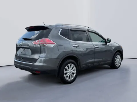 More photos of 2016 Nissan Rogue S at Farris Jeep - Morristown, TN