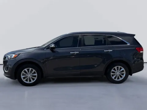 Photos of 2018 Kia Sorento LX for sale in Morristown, TN at Farris Jeep - Morristown