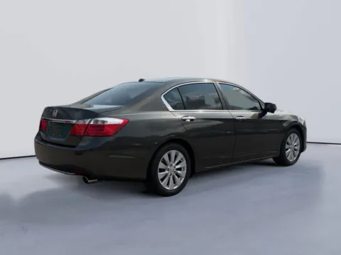 More photos of 2013 Honda Accord EX-L at Farris Jeep - Morristown, TN