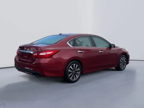 More photos of 2017 Nissan Altima 2.5 SV at Farris Jeep - Morristown, TN