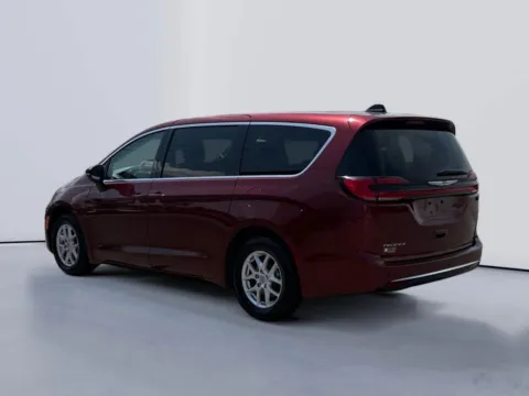 Another view of 2023 Chrysler Pacifica Touring L for sale in Morristown, TN at Farris Jeep - Morristown