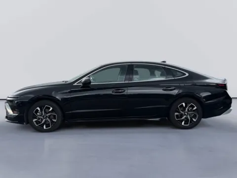 Photos of 2024 Hyundai Sonata SEL for sale in Morristown, TN at Farris Jeep - Morristown