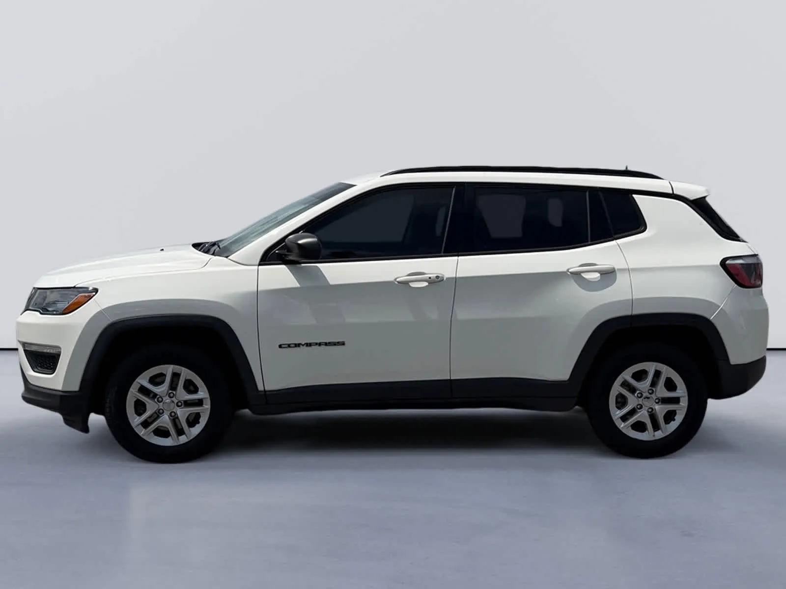 Used 2018 Jeep Compass Sport with VIN 3C4NJCAB4JT267506 for sale in Jefferson City, TN