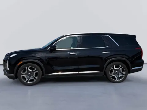 Photos of 2024 Hyundai Palisade Limited for sale in Morristown, TN at Farris Jeep - Morristown