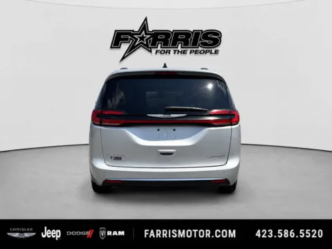 More photos of 2023 Chrysler Pacifica Limited at Farris Jeep - Morristown, TN