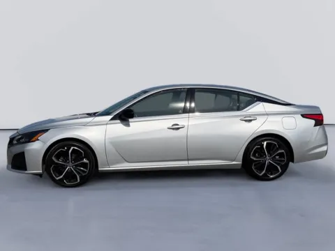 Photos of 2024 Nissan Altima 2.5 SR for sale in Morristown, TN at Farris Jeep - Morristown