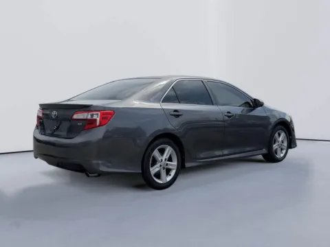 More photos of 2012 Toyota Camry SE at Farris Jeep - Morristown, TN