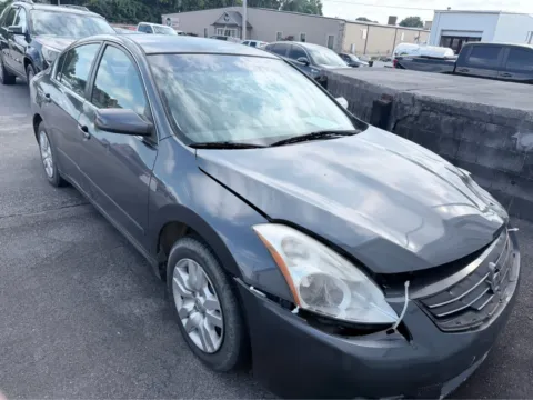 More photos of 2011 Nissan Altima 2.5 at Farris Jeep - Morristown, TN