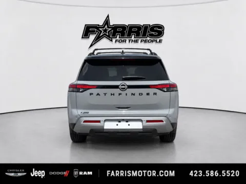 More photos of 2022 Nissan Pathfinder Platinum at Farris Jeep - Morristown, TN